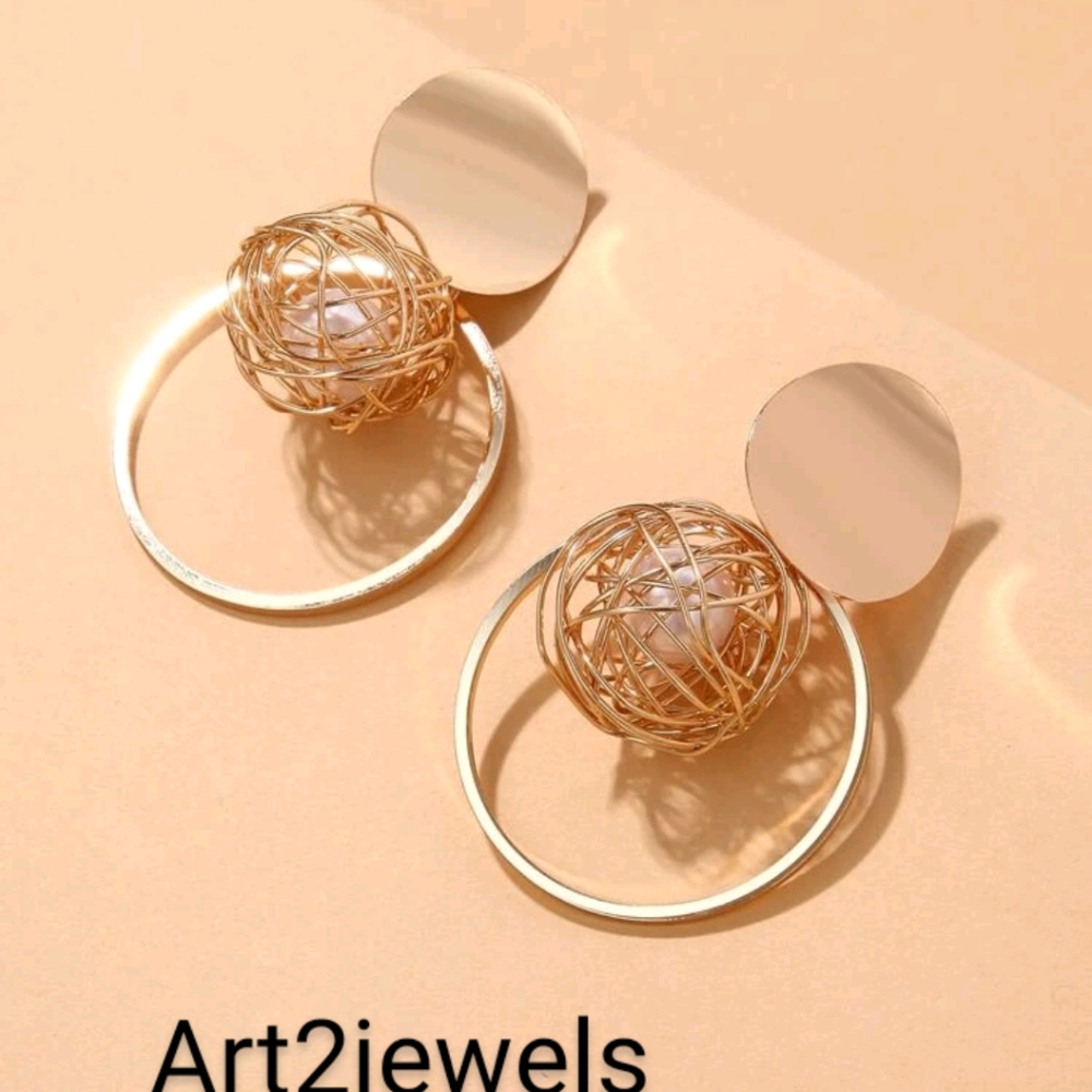 Earring - Picture 3 of 3